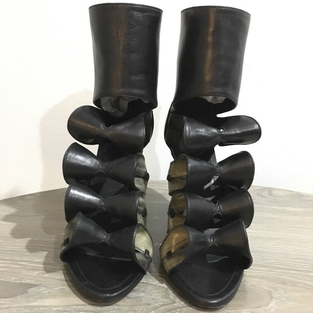 Balenciaga black and marble green sandal